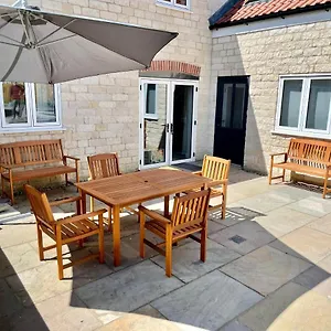 Holiday home Rye Court - Stunning In With Parking, Helmsley